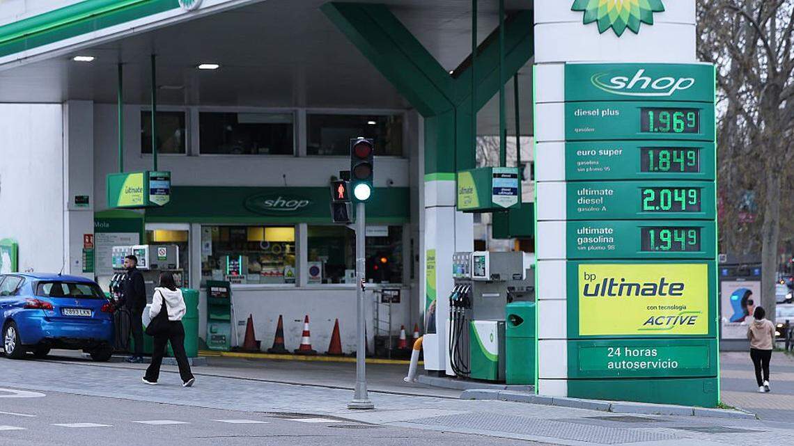 Plan español anticrisis de 5,000 millones de euros con rebajas fiscales para la energía