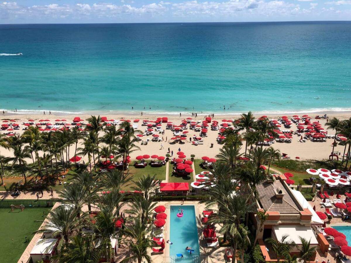 La extraordinaria vista de una de las habitaciones de Acqualina Resort en Sunny Isles Beach.