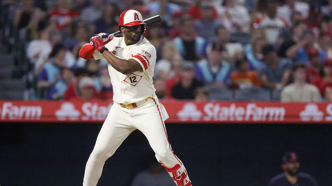 Caída ofensiva de slugger cubano le hace perder su puesto en los Angelinos