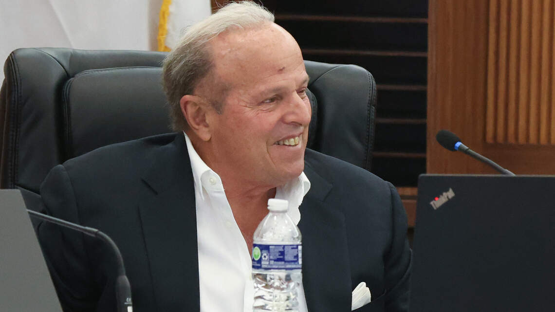 Políticos de Hialeah enfrentados por urbanizador que integra comité de vivienda asequible. ¿Por qué?