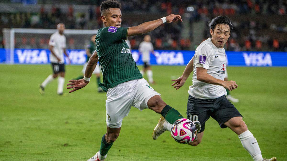 La última edición del Mundial de Clubes con el actual formato se está disputando actualmente en Arabia Saudí. En la foto un partido donde León de México (izq.) cayó en cuartos de final ante el Urawa Red Diamonds de Japón., el 15 de diciembre de 2023 en Jeddah.