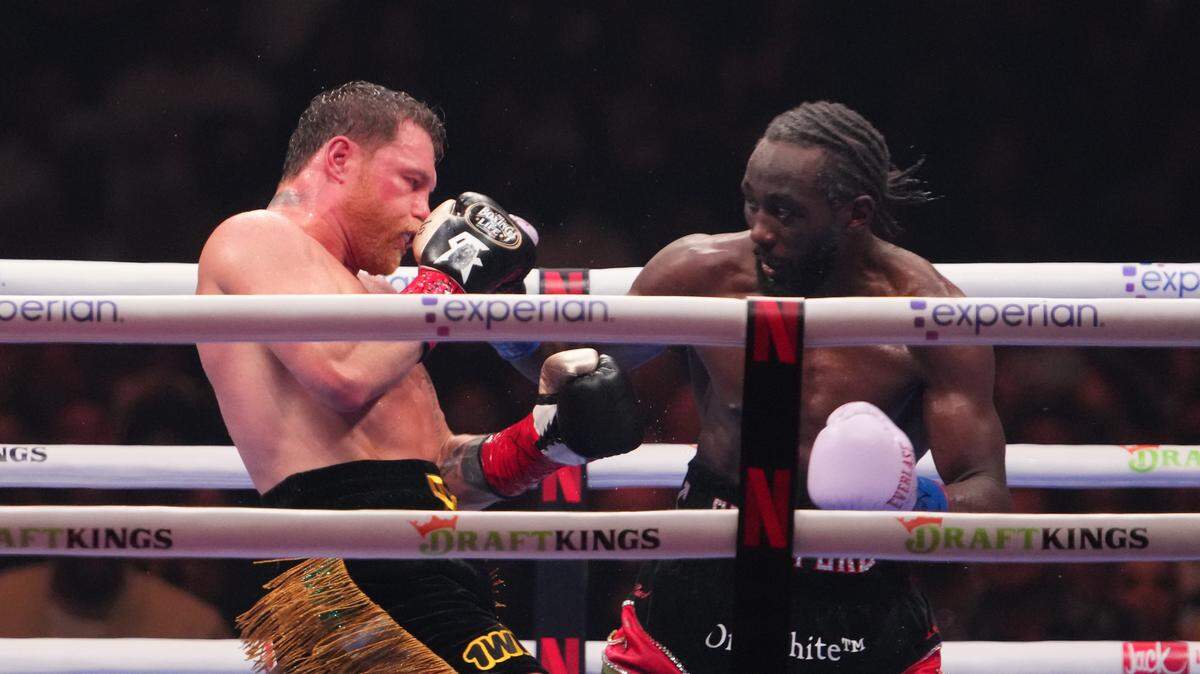 La superpelea del fin de semana patrio mexicano entre Saúl “Canelo’’ Álvarez (izq.) y Terence Crawford superó a los grandes PPV. Netflix confirmó que 41 millones de espectadores alrededor del planeta la siguieron en vivo.