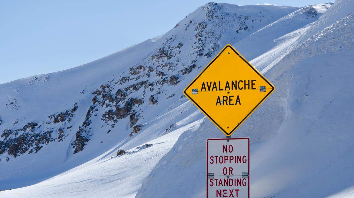 Al menos una persona murió y otra resultó herida por una avalancha en Palisades Tahoe, una popular estación de esquí en California, el miércoles 10 de enero de 2024.