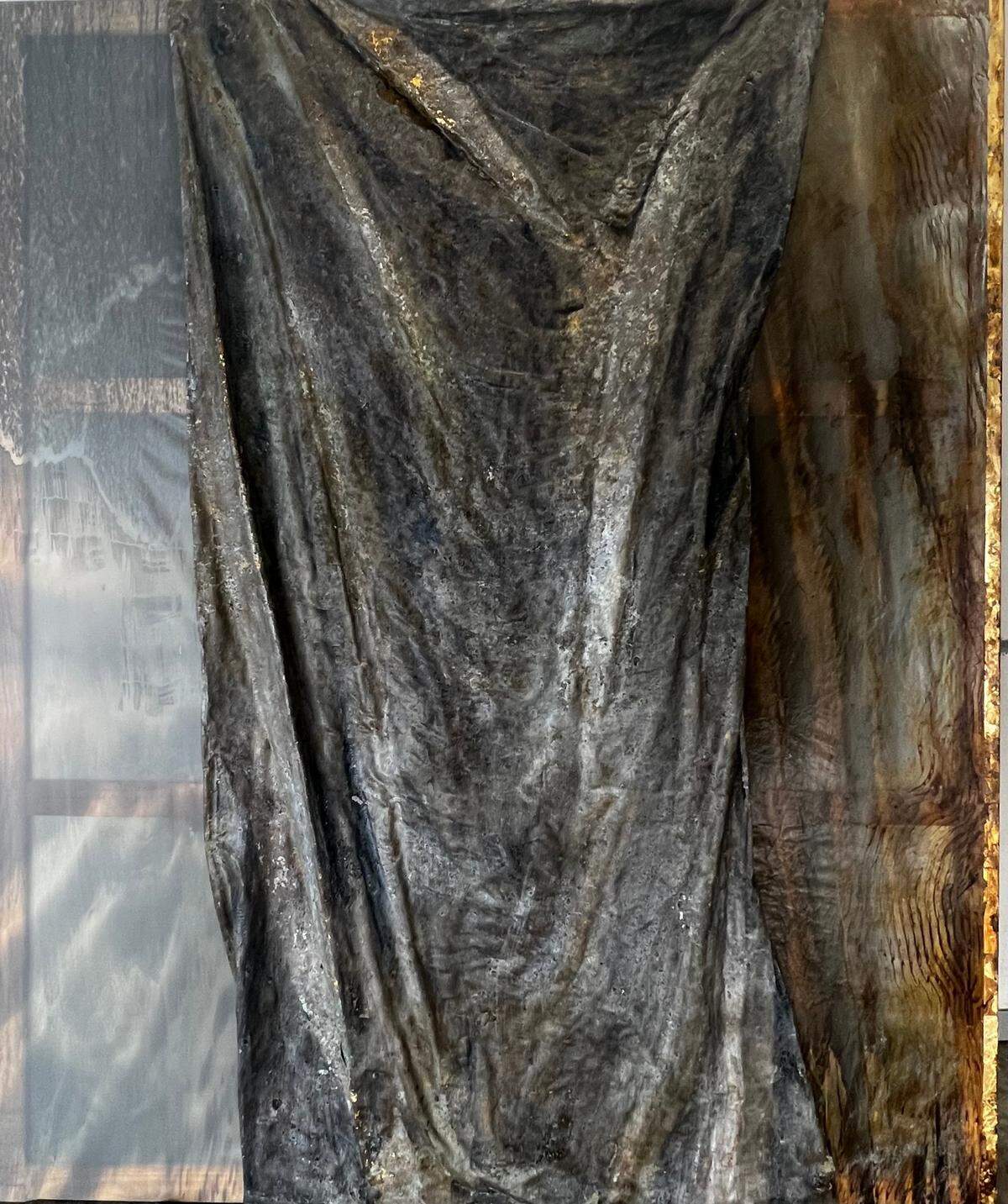 ‘In-betweenness nº.11’, 2023, de Emilia Martín Fierro.&nbsp;Técnica mixta, pintura e impresión fotográfica sobre textil y bastidor, 81 x 81 cm.