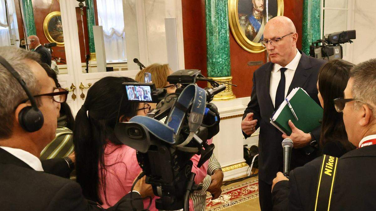 El vicepresidente ruso Dimitri Chernyshenko habló a la prensa oficialista cubana sobre los planes de inversiones multimillonarias de empresas de Moscú en sectores clave de la isla.