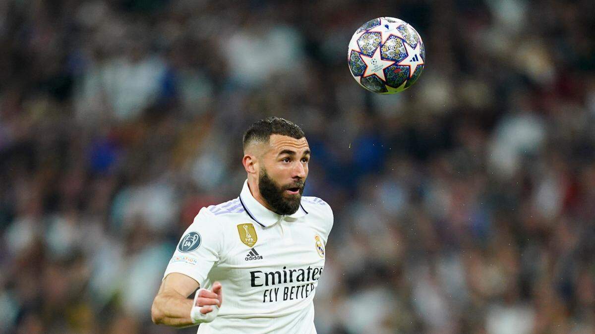 Karim Benzema anotó el gol en el tramo final del encuentro y el Real Madrid avanzó a la ronda de los ocho mejores por tercera edición consecutiva al vencer 1-0 a Liverpool y terminar con 6-2 en el marcador global.