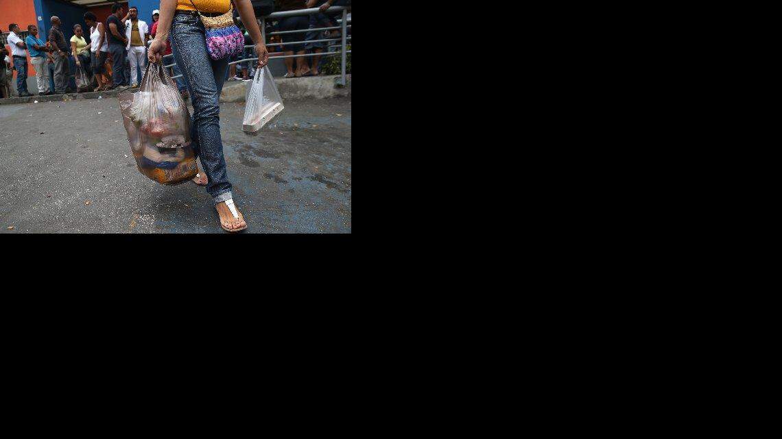 “Esta es una realidad económica que el gobierno no puede cambiar, que no ha logrado hacerse en ninguna parte del mundo, que es mantener de alguna manera artificial a la economía cuando los inventarios bajan por debajo de cero”, dijo el economista Ángel García Banchs.