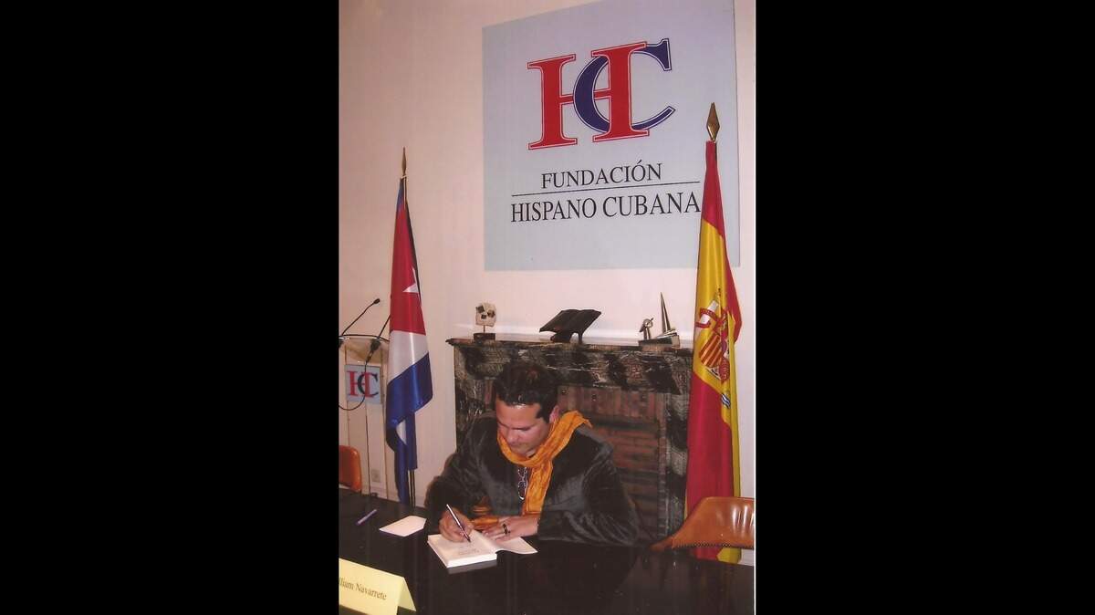 William Navarrete durante la presentación de uno de sus libros en la Fundación Hispano Cubana en Madrid.