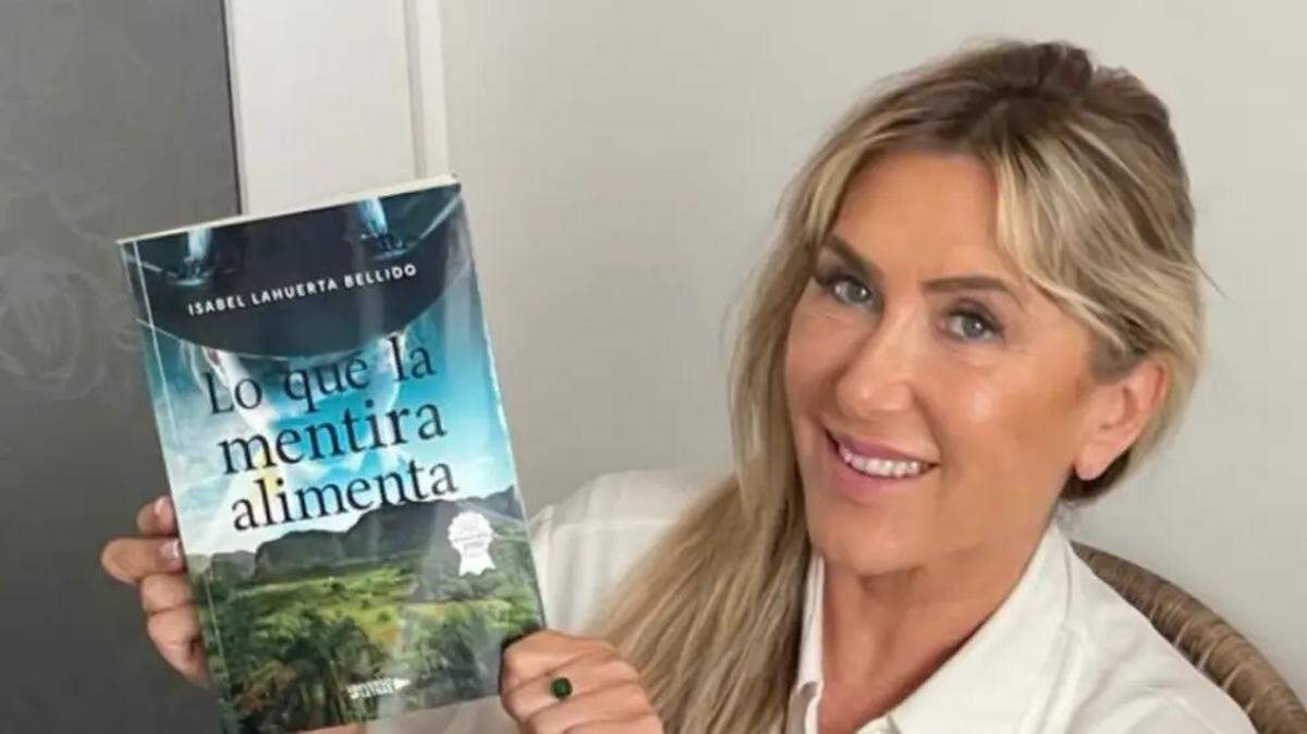 Viernes de Tertulia en La Casona. Jornada con la escritora española Isabel Lahuerta Bellido.
