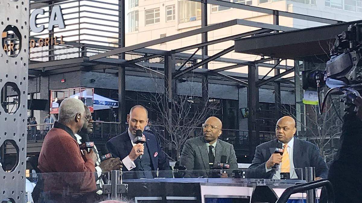 “Inside the NBA” con Charles Barkley, Shaquille O’Neal y Kenny Smith es uno de los programas más vistos en la cadena estadounidense TNT, parte del porfolio de Warner Bros. Discovery.