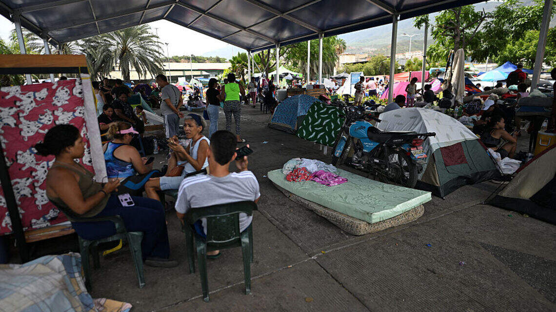 “No quiero morir en un refugio”. Reina la incertidumbre entre miles de afectados por terremotos en Venezuela