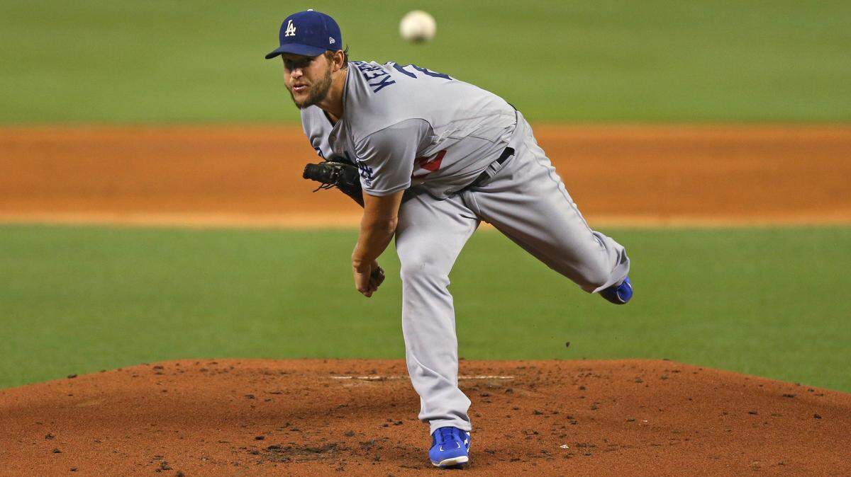 El abridor de los Dodgers Clayton Kershaw lanzó siete entradas, permitió dos hits y ponchó a 10 bateadores de los Marlins, en el partido efectuado el 14 de agosto de 2019 en Miami.