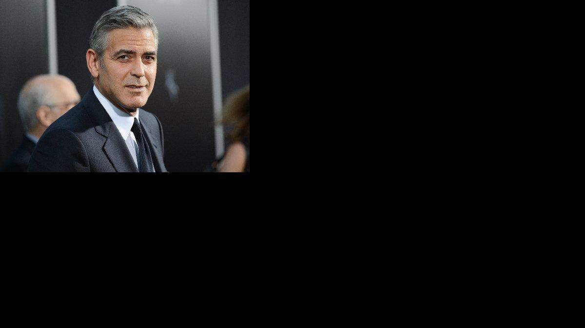 El actor George Clooney llega al estreno de "Gravity" en el AMC Lincoln Square Theaters en octubre del 2013, en New York. 