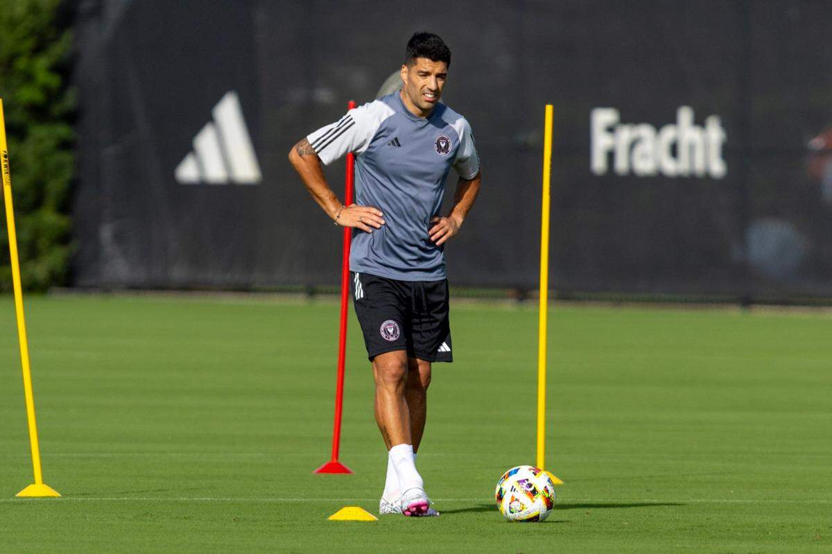 Luis Suárez durante la práctica con el Inter Miami, el 13 de enero de 2024 en el Florida Blue Training Center en Fort Lauderdale, Florida.
