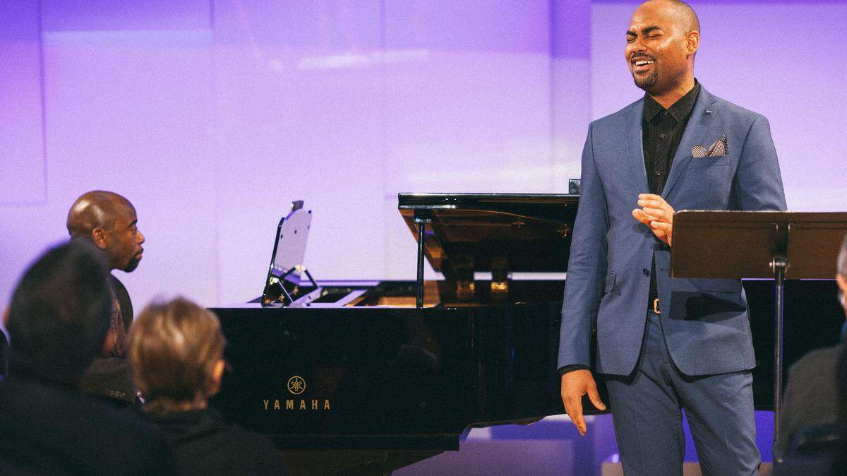 El barítono Charles Wesley Evans y el pianista-tenor James Davis Jr.