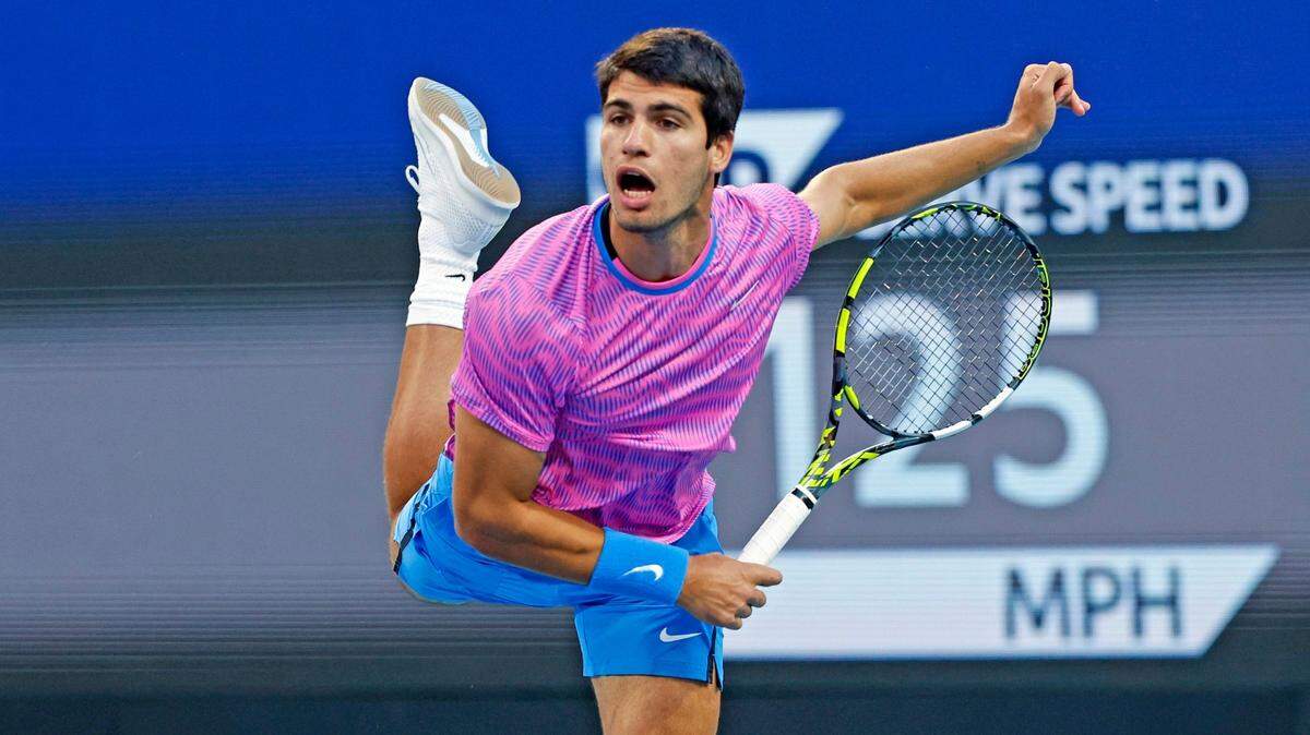 Carlos Alcaraz cayó 6-2, 6-4 ante Grigor Dimitrov en el Miami Open, la noche del jueves en el Hard Rock Stadium.