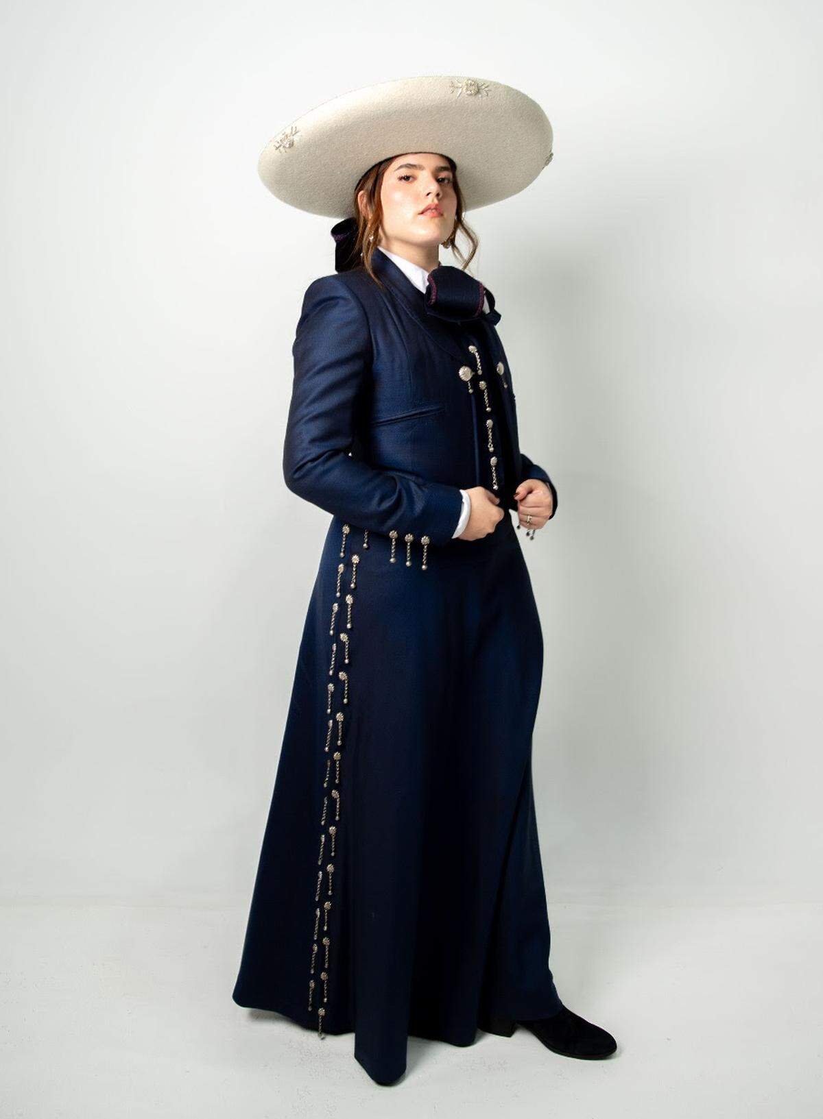 Camila Fernández estrena su primer disco de mariachi