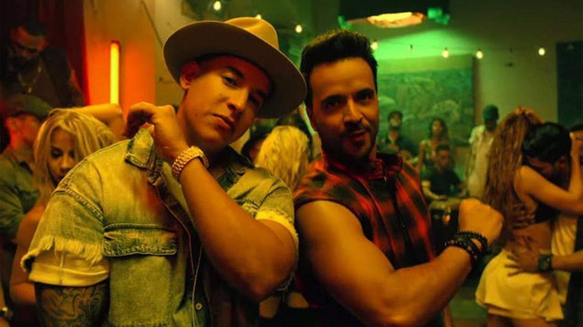Luis Fonsi y Daddy Yankee en una escena del video 'Despacito'