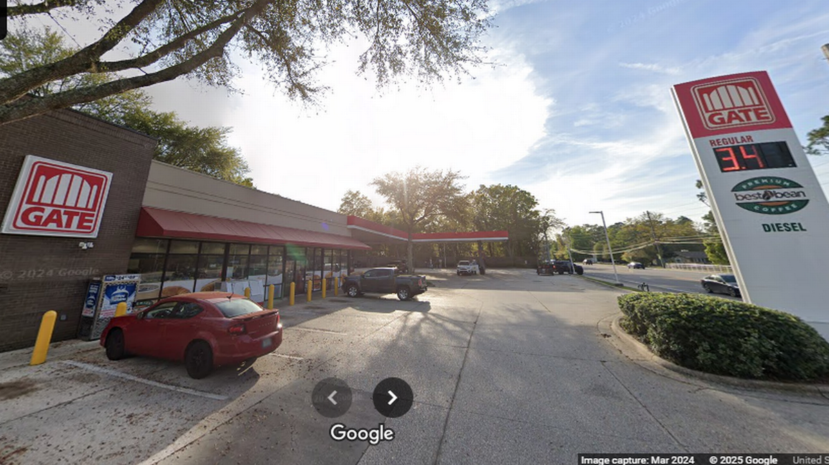 El boleto se compró en una gasolinera Gate, ubicada en Collins Road, en Jacksonville, y la tienda recibirá una bonificación de $2,000 por haber vendido el afortunado boleto. 