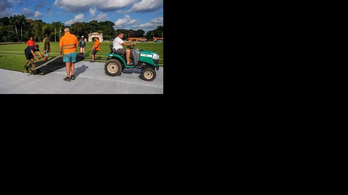 El primer césped artificial de fútbol se instala actualmente en los terrenos de la cancha “La Polar” de La Habana, como parte del “Proyecto Gol” de la FIFA, informaron medios deportivos de la isla.