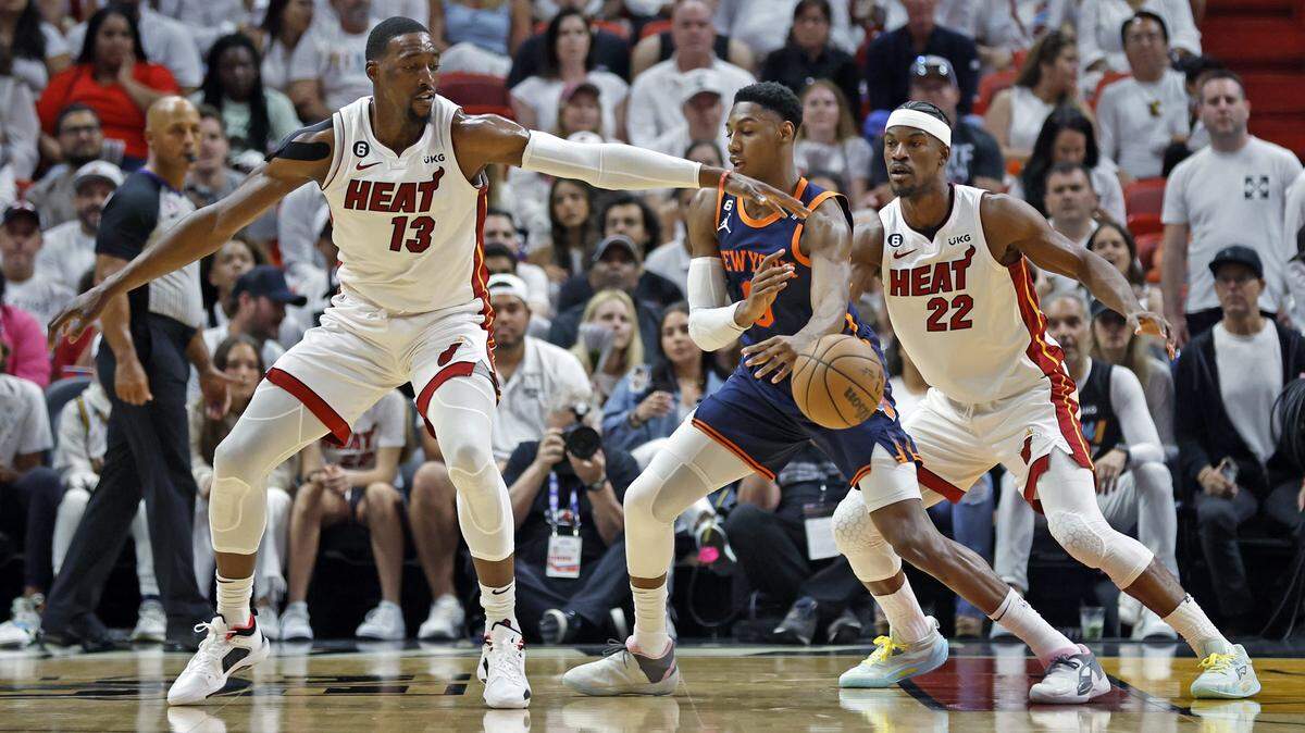 Por cuarta temporada consecutiva, Bam Adebayo (#13) fue incluido en el segundo Equipo Defensivo de la NBA, el martes. 