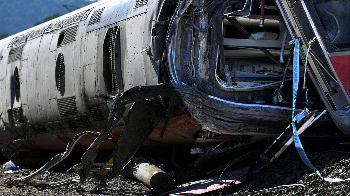 Una imagen tomada el 20 de enero de 2026 muestra un tren de alta velocidad de Iryo que descarriló y chocó con otro tren dos días antes, en Adamuz, sur de España.