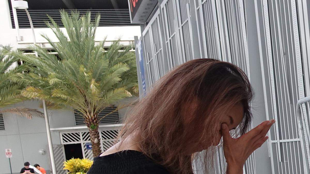 El estadio de los Marlins, en la Pequeña Habana, se ha convertido en un lugar de peregrinación para los cubanos habitantes de la zona, tras la trágica muerte del jugador José Fernandéz, este 25 de septiembre de 2016.