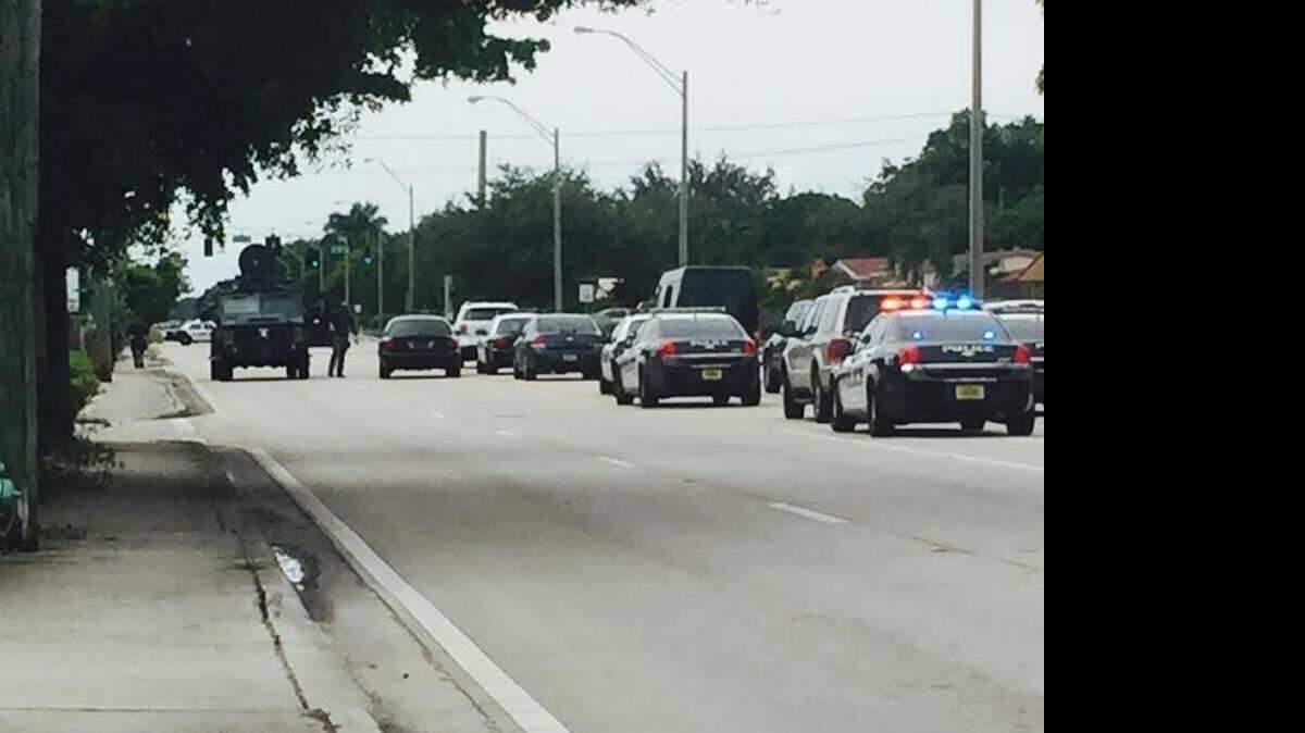 Hombre armado se suicida tras incidente con la policía en casa una casa localizada en el 7181 Taft Street.