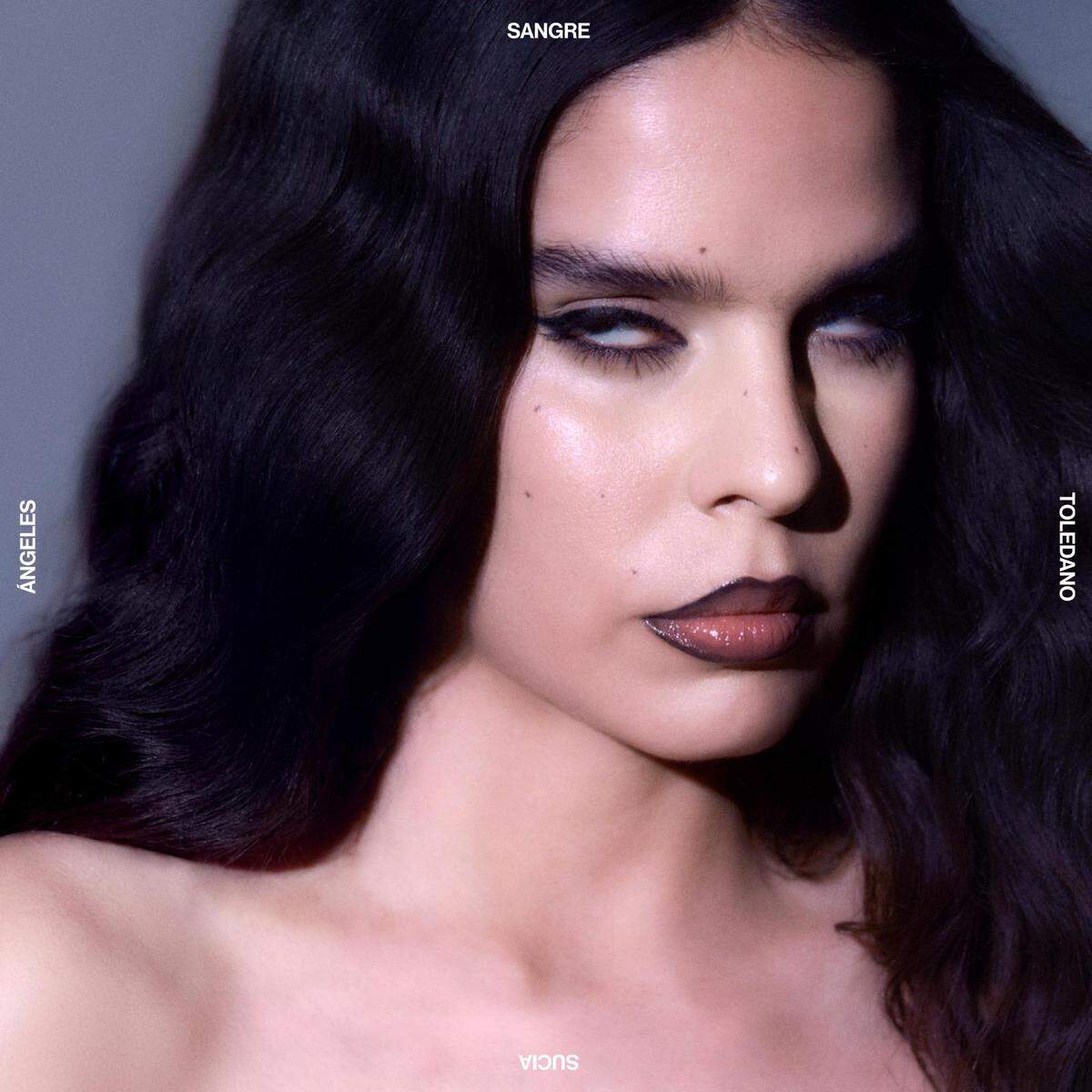  Portada del álbum “Sangre Sucia”, con fotografía de Mara Alonso.