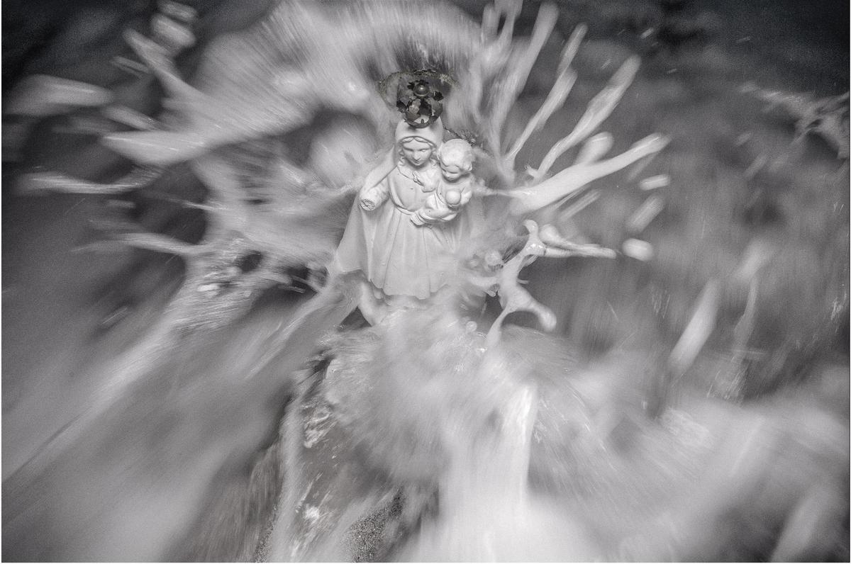 “Wave of hope”, del fotógrafo Pedro Portal, obra que forma parte de la muestra que celebra los 50 años de la Ermita de la Caridad.