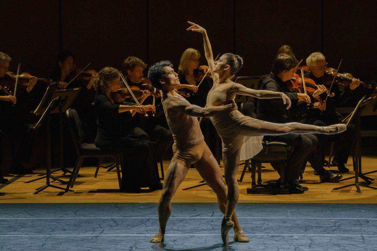 Andrei Chagas y Taylor Naturkas en “Daybreak”, coreografía de Pontus Lidberg.