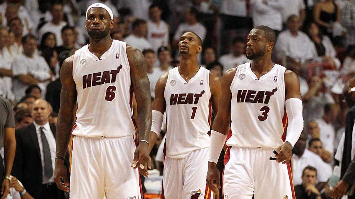 El Big Three del Miami Heat, LeBron James, CChris Bosh y Dwyane Wade, regresan a la cancha en el Juego 1 de las Finales de la Conferencia Este de la NBA ante Indiana Pacers, en el entonces AmericanAirlines Arena en Miami el miércoles 22 de mayo de 2013.