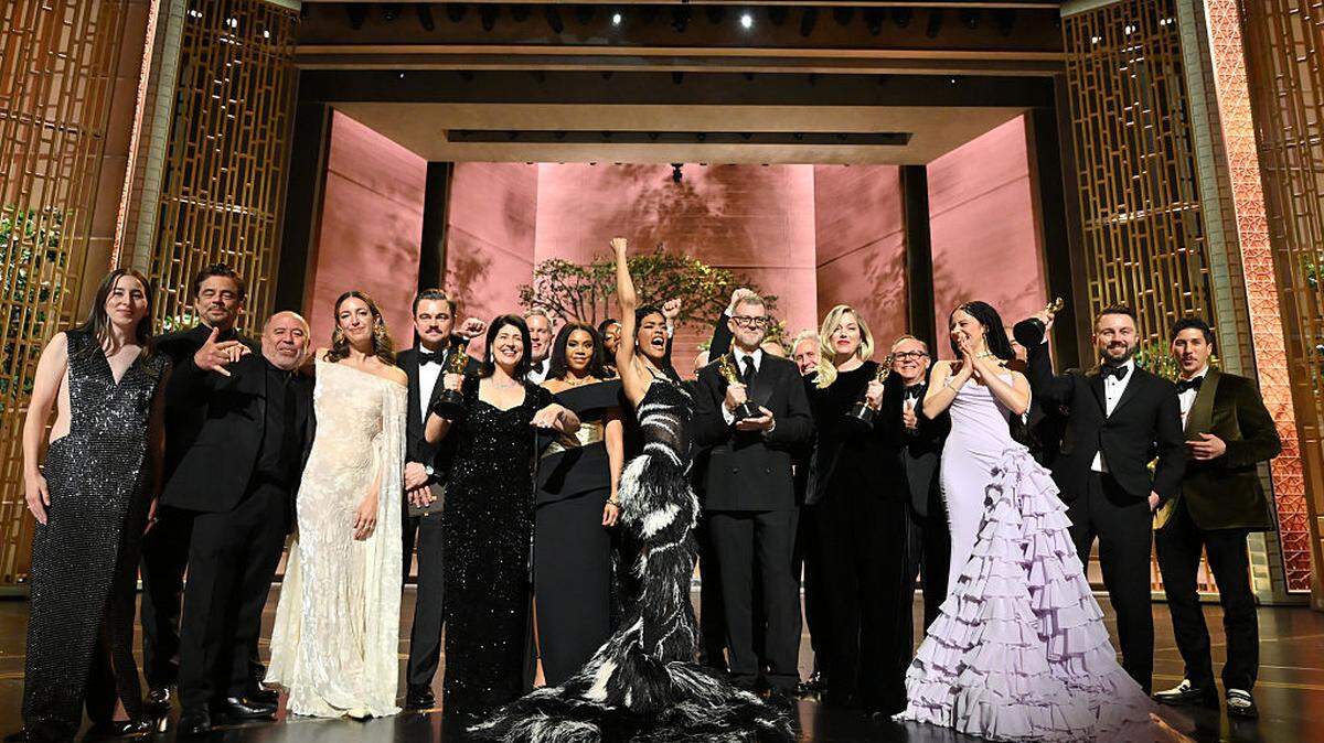 ‘One Battler After Another’, la película de Paul Thomas Anderson, se coronó este domingo como la más galardonada de la 98 edición de los Oscar con seis premios, entre ellos el de mejor película y mejor director.