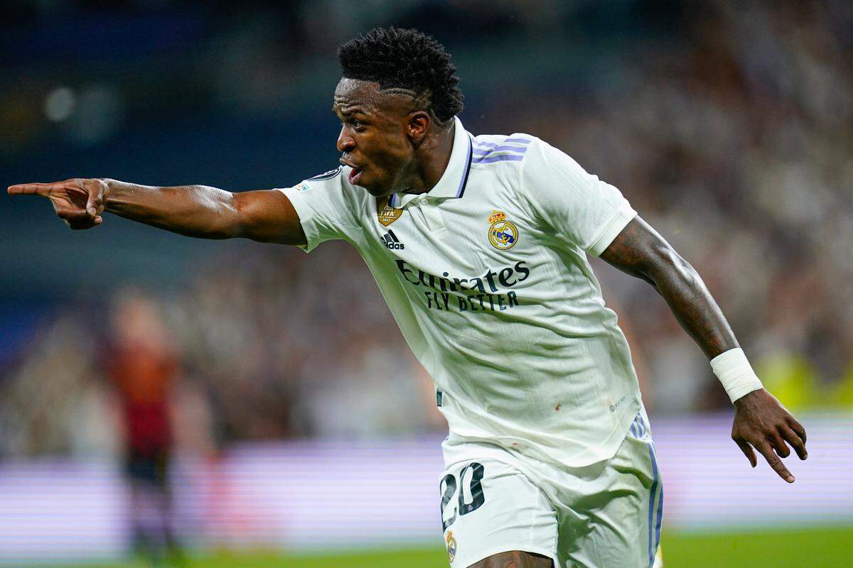 El jugador del Real Madrid Vinicius Jr. celebra tras anotar un gol ante el Manchester Ctiy en el partido de ida de la semifinal de la Liga de Campeones, celebrdo el 9 de mayo de 2023 en Madrid.