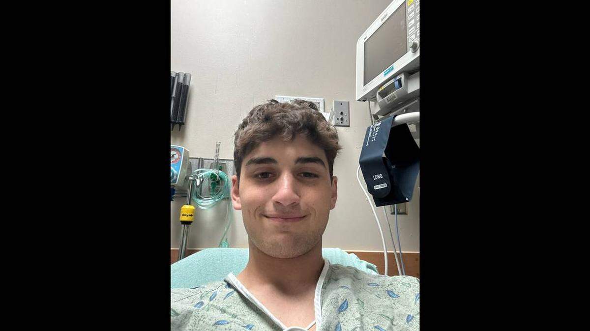 Zain Shah, de 17 años, se identificó a sí mismo como la víctima de la mordedura de la serpiente.