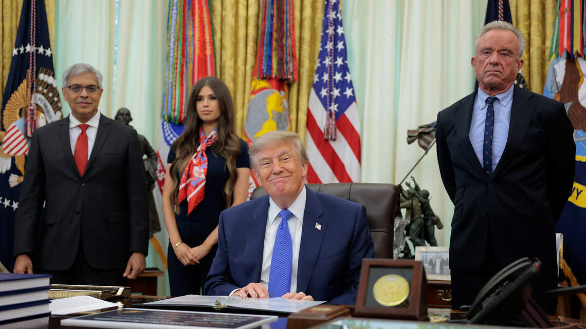 Trump firma un decreto para reducir las vacunas recomendadas para la infancia