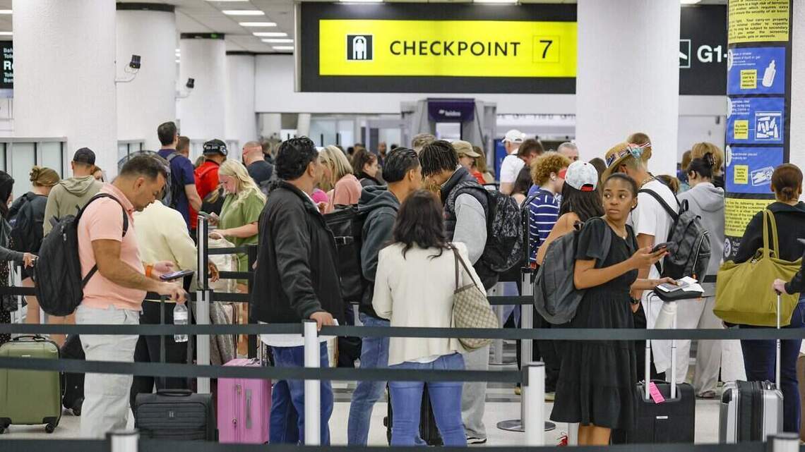 ¿De paso por el aeropuerto de Miami? Detectan roedores, suciedad y alimentos en mal estado en un restaurante