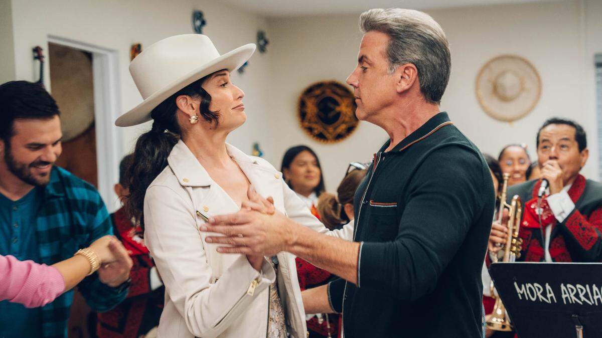 Esta semana en el segundo capítulo de “Juntos en acción”​ llamado “Nuevos acordes de esperanza”, Carlos Ponce estuvo acompañado por Natalia Jiménez.