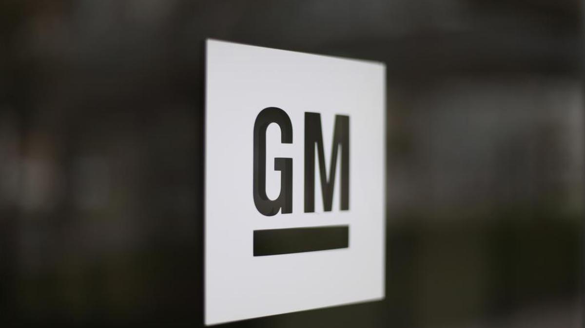 La automotriz importó y vendió 96 vehículos sin el certificado de la norma oficial mexicana, indicó Profepa en un comunicado.