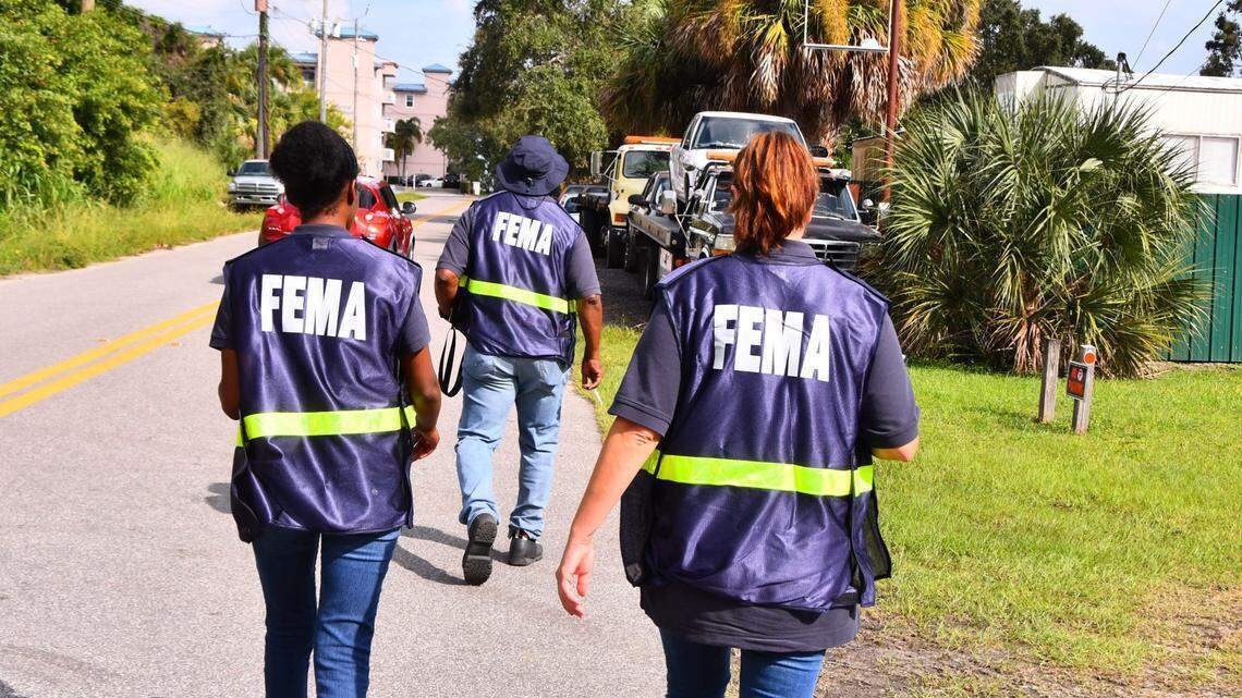 FEMA suspende al personal que firmó una carta donde criticaba a la agencia y a la administración Trump