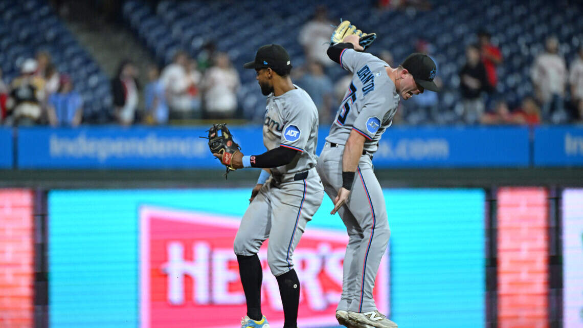 Los Marlins extienden su racha de victorias y mantienen viva la ilusión de los playoffs