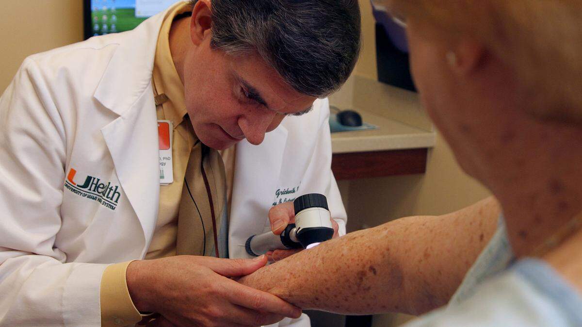 Los pacientes de cáncer de piel tienen más riesgo de desarrollar otros carcinomas como el cáncer de mama, colon y próstata, reveló un estudio de la Universidad de Stanford, en California (EEUU).