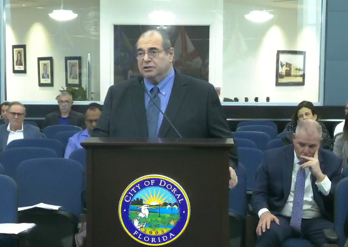 El bufete Greenspoon Marder LLC ha sido designado como representante legal interino de Doral, cuyo socio Joseph S. Geller, está postulándose para la junta escolar, en sustitución de Luisa Báez-Geller.