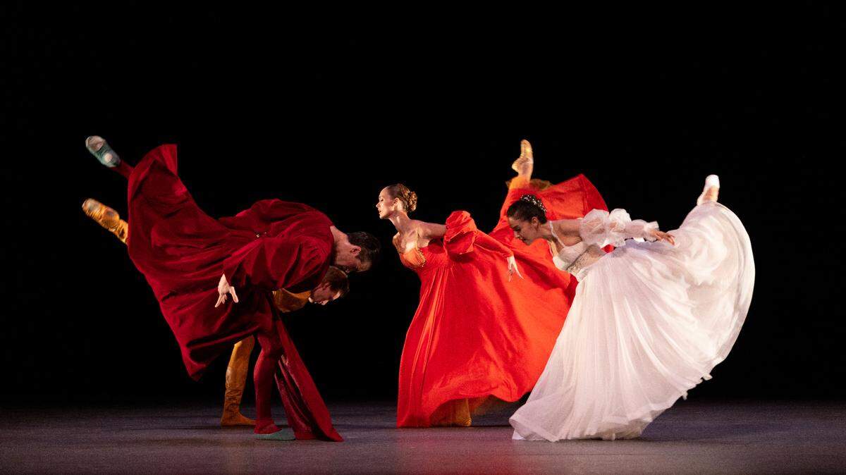 Los cuatro bailarines/actores de “The Moor’s Pavane”, de José Limón. De izquierda a derecha: Steven Loch (El Moro), Chase Swatosh (Su Amigo), Hannah Fischer (La Esposa del Amigo) y Katia Carranza (La Esposa del Moro).