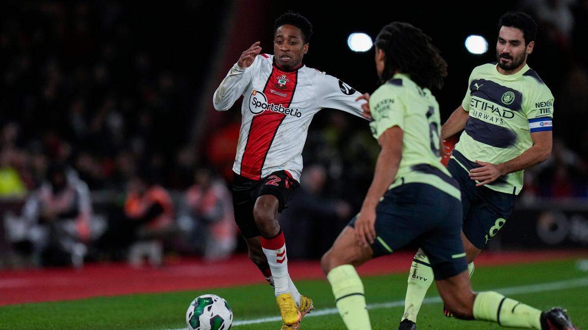 El Southampton sorprendió al Manchester City para conseguir su lugar en las semifinales de la Copa de Liga el miércoles. El colero de la Liga Premier produjo la mayor sorpresa al vencer 2-0 al actual campeón en St. Mary’s y enfrentará al Newcastle en una serie a dos partidos.