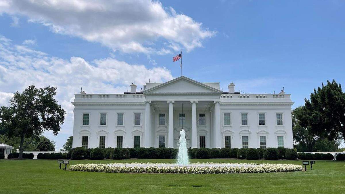 En esta foto de archivo tomada el 9 de julio de 2021, se ve el jardín norte de la Casa Blanca en Washington, DC. Daniel SLIM / AFP/Getty Images