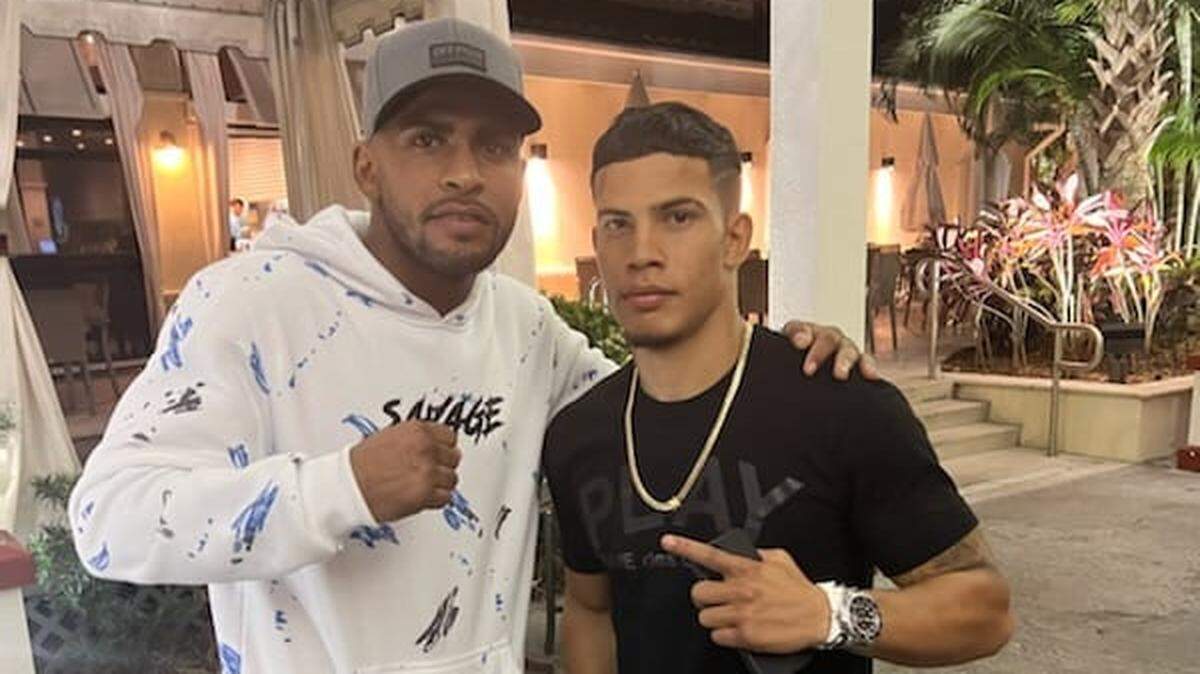 Damian Lescaille (izq.) y Ariel Pérez tras imponerse en velada de Orlando.