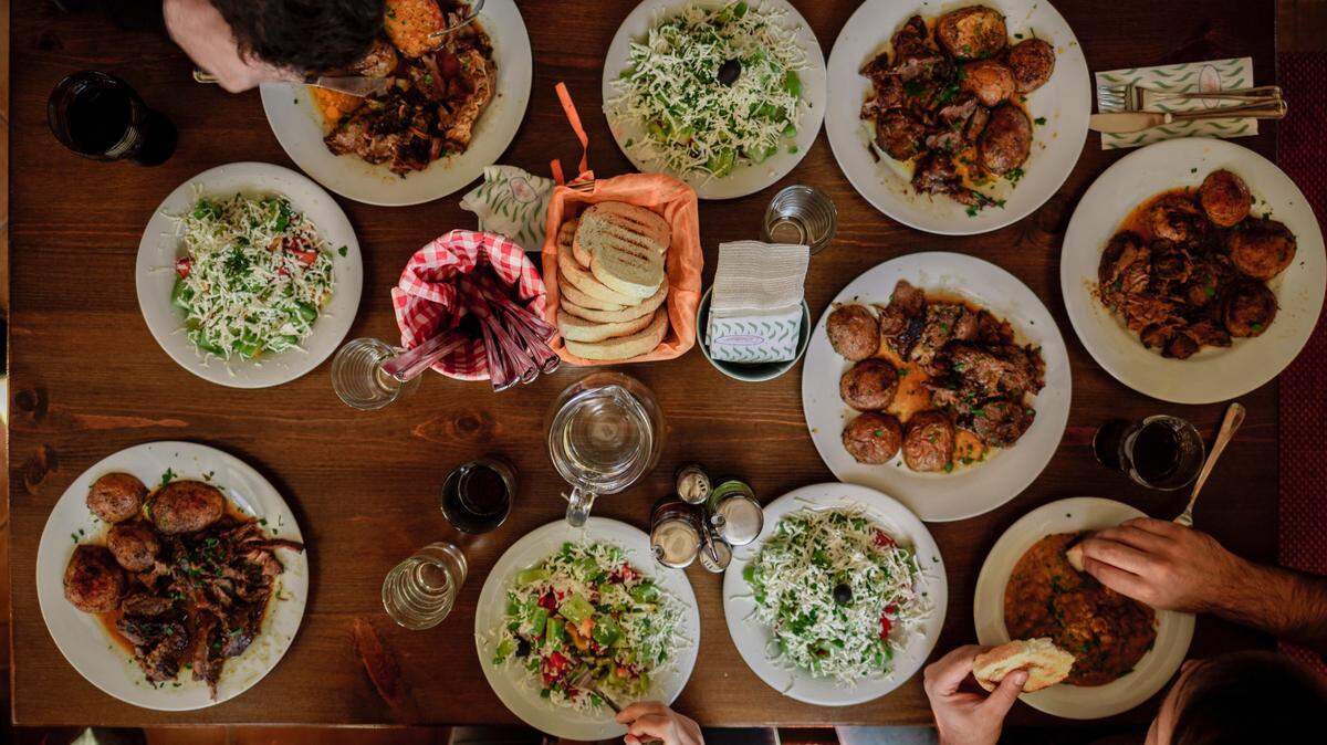 El almuerzo, así como la cena y el desayuno están entre los rituales más comunes de las comunidades.