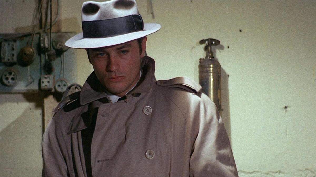 Coral Gables Art Cinema proyecta ‘Le Samouraï’ (1967) con la actuación estelar de Alain Delon. Clásico policial del cine francés sigue la figura del asesino a sueldo Jef Costello, quien actúa como un samurái japonés.