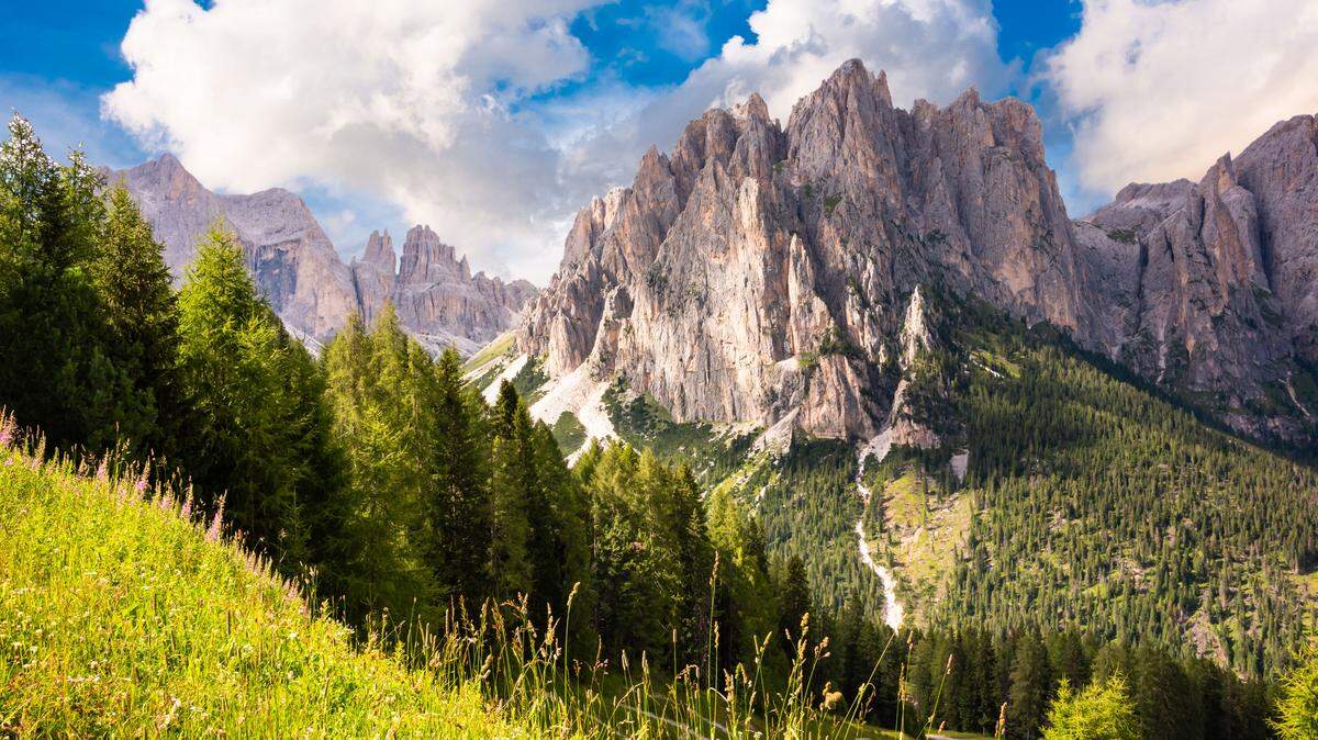 Parque Nacional de las Dolomitas (Italia). .
